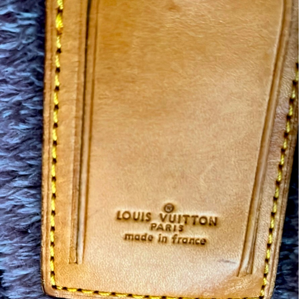 LV luggage tag